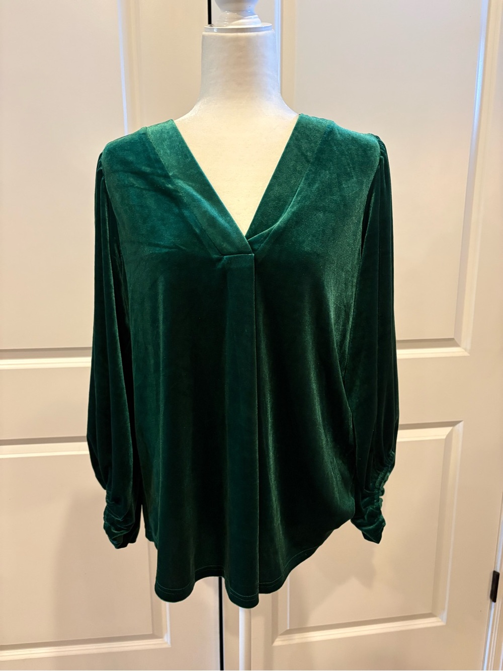 JODIFL Emerald Green Velvet V-Neck Long Sleeve Blouse